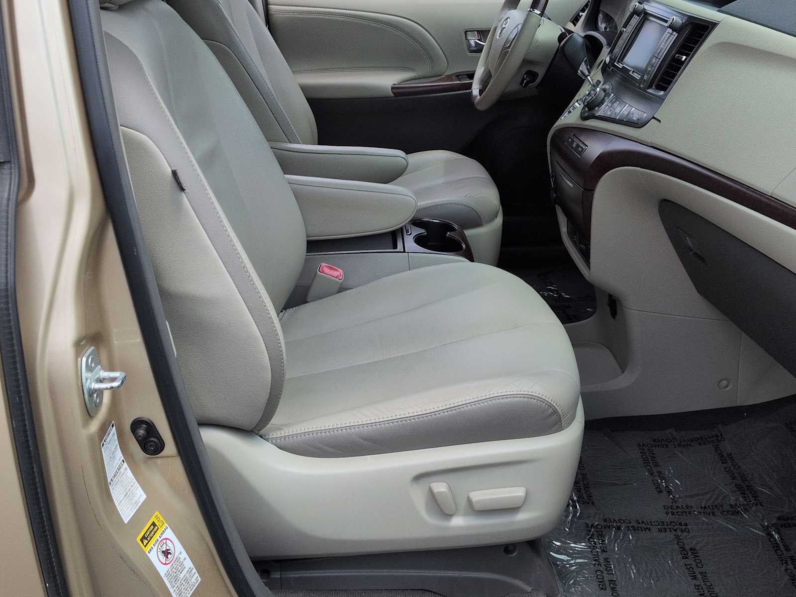 Toyota Sienna Ltd 2011