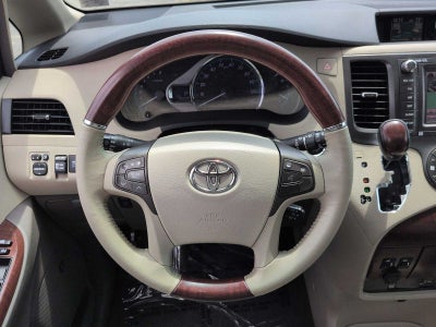 Toyota Sienna Ltd 2011