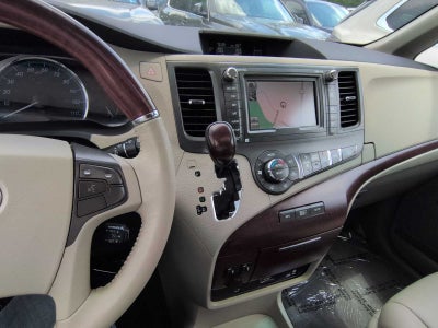 Toyota Sienna Ltd 2011