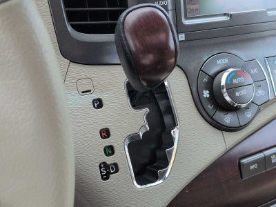 Toyota Sienna Ltd 2011