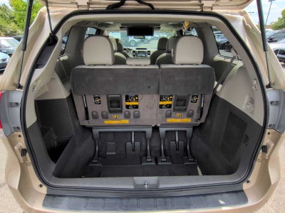 Toyota Sienna Ltd 2011