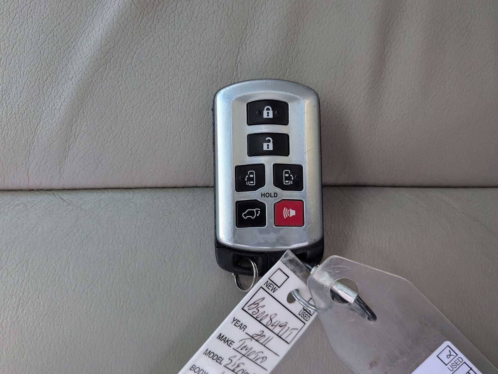 Toyota Sienna Ltd 2011