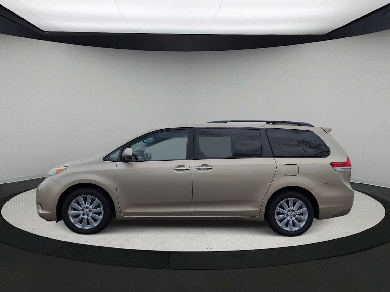 Toyota Sienna Ltd 2011