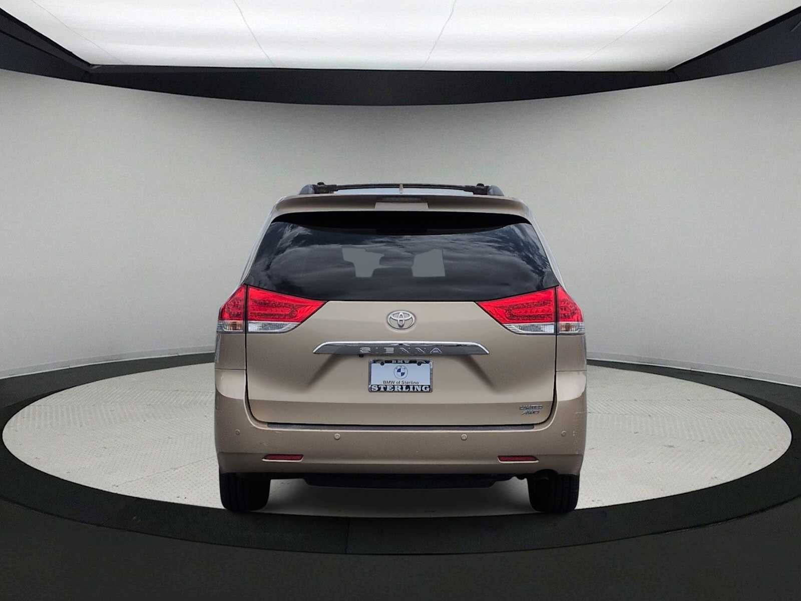 Toyota Sienna Ltd 2011