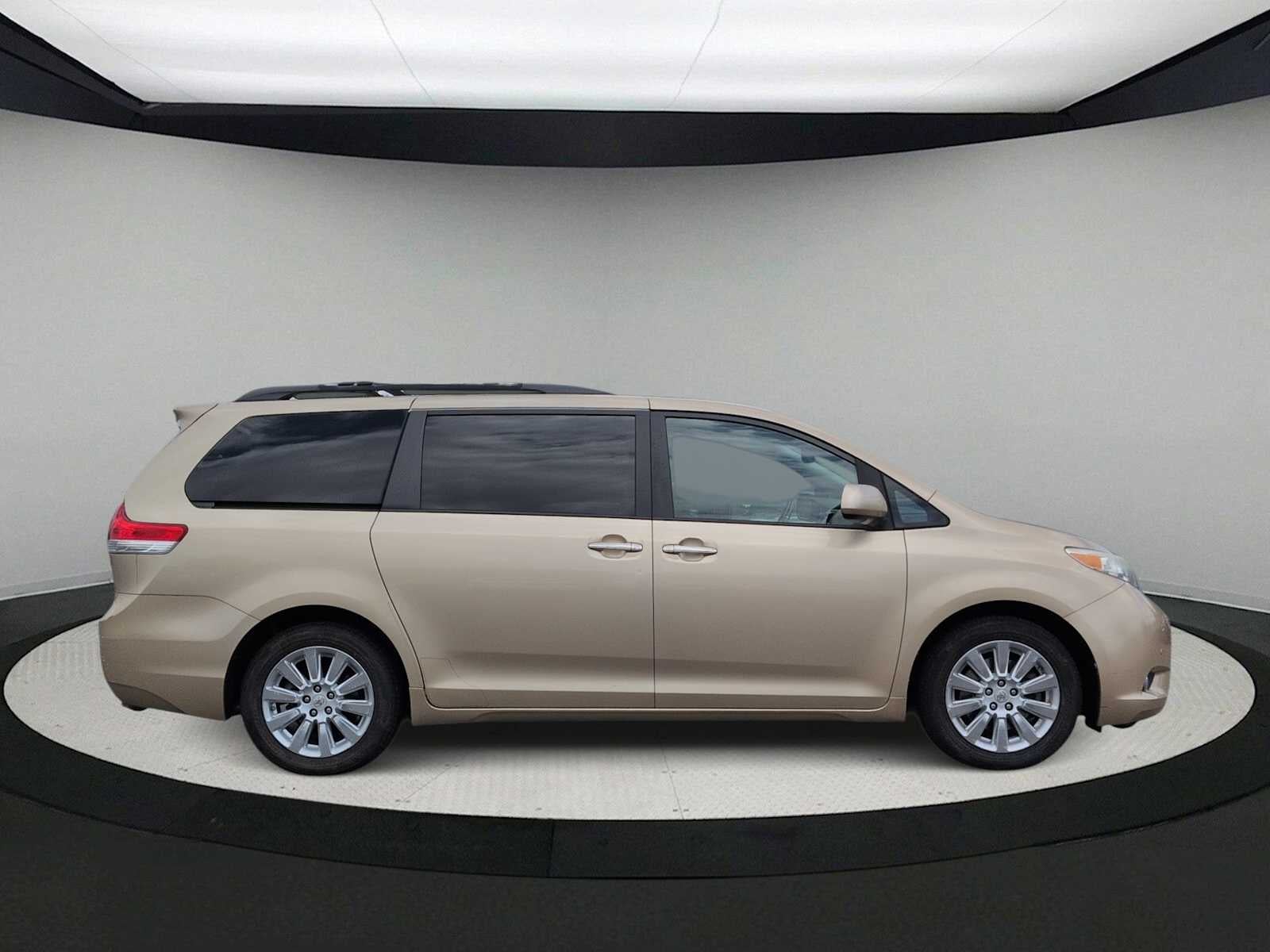 Toyota Sienna Ltd 2011