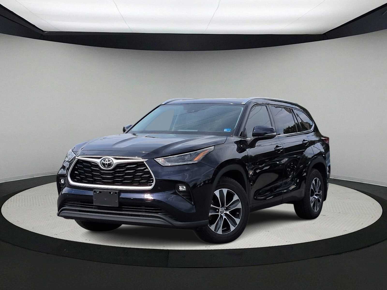 Toyota Highlander XLE 2021