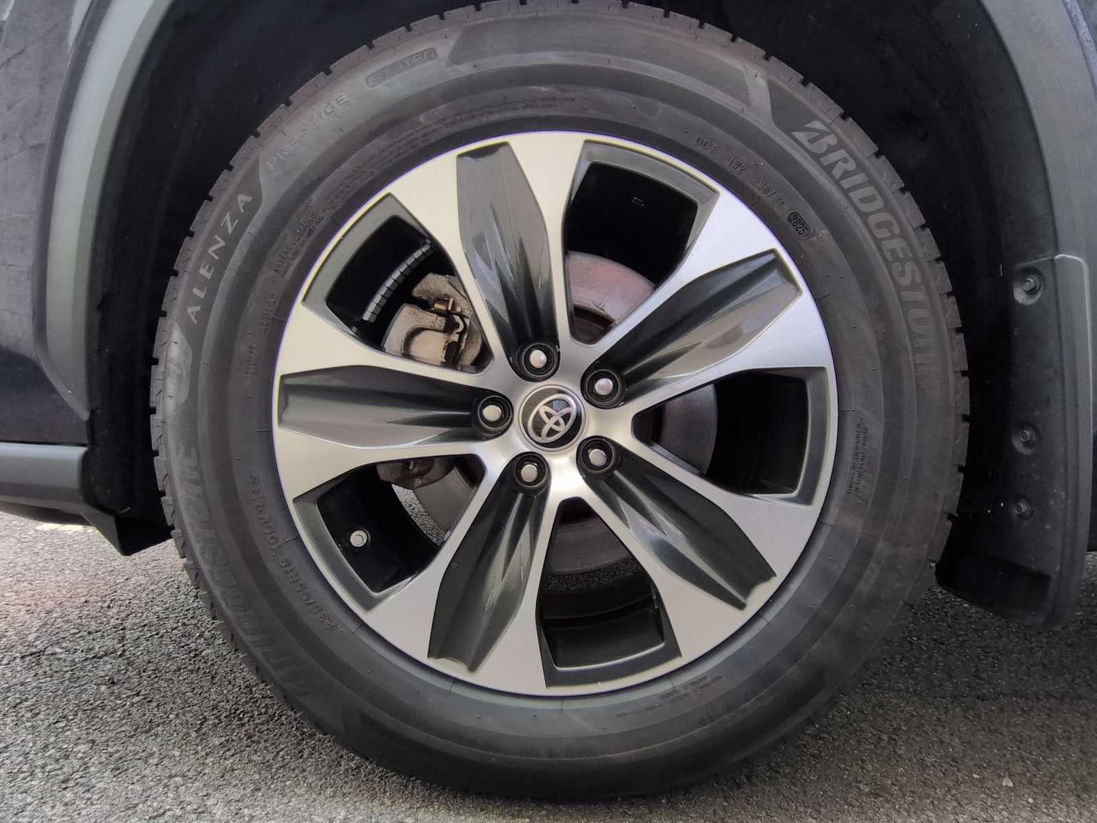 Toyota Highlander XLE 2021