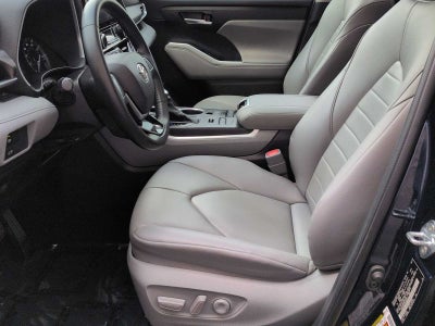 Toyota Highlander XLE 2021