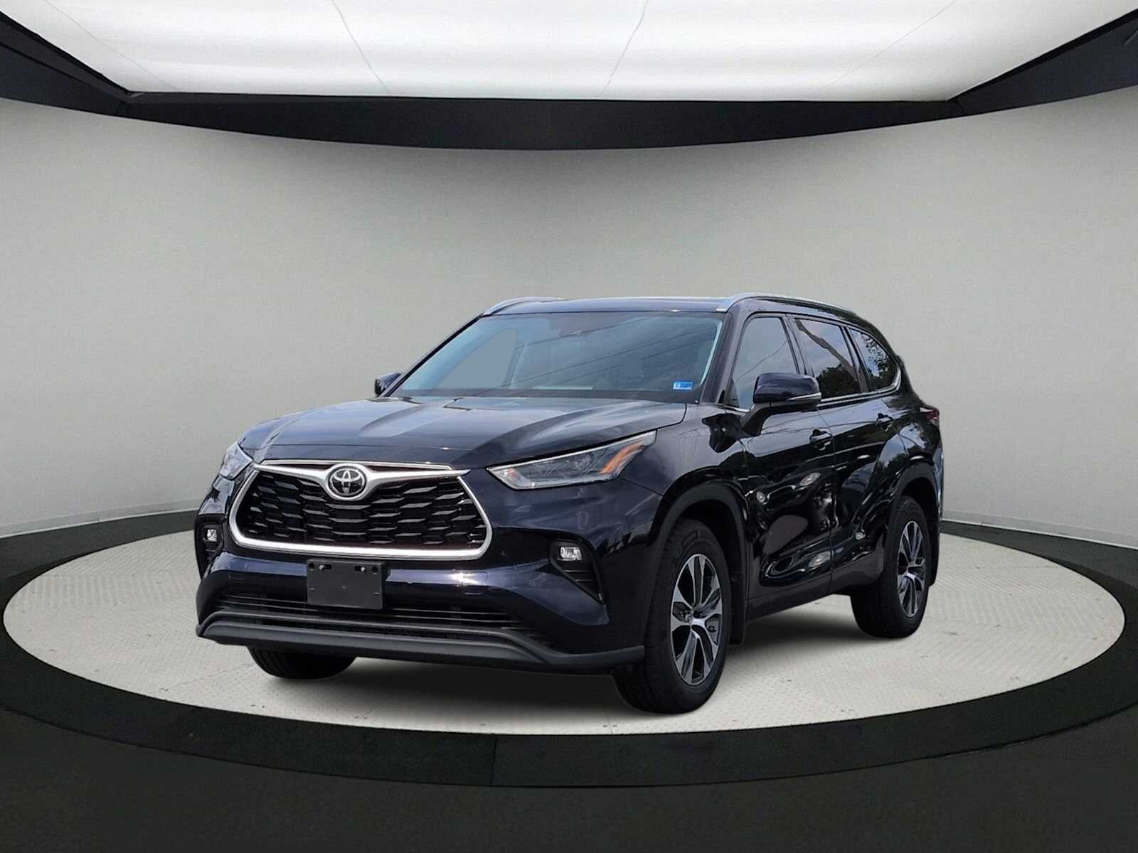 Toyota Highlander XLE 2021