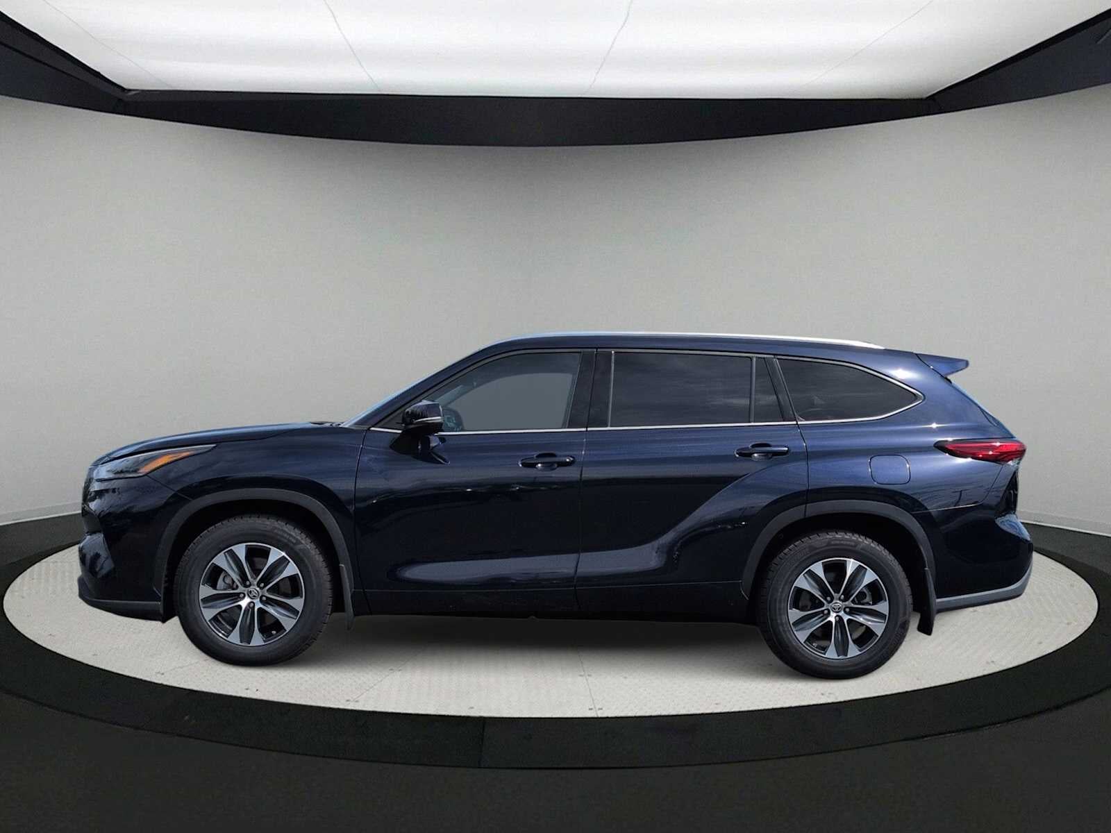 Toyota Highlander XLE 2021