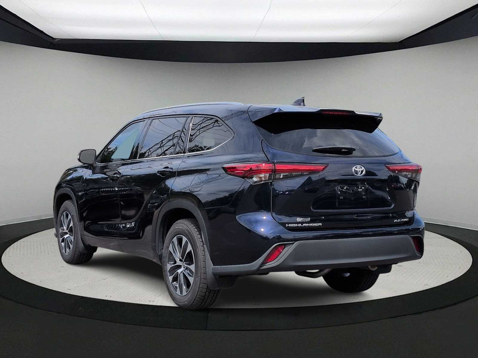 Toyota Highlander XLE 2021