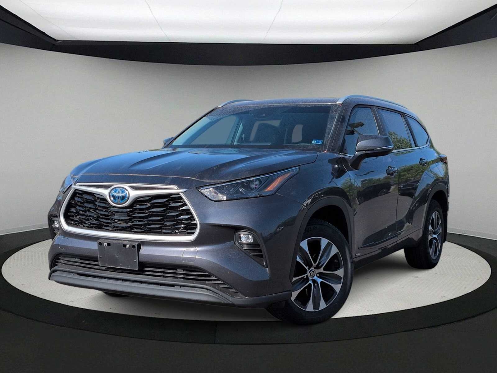 Toyota Highlander Hybrid XLE 2023
