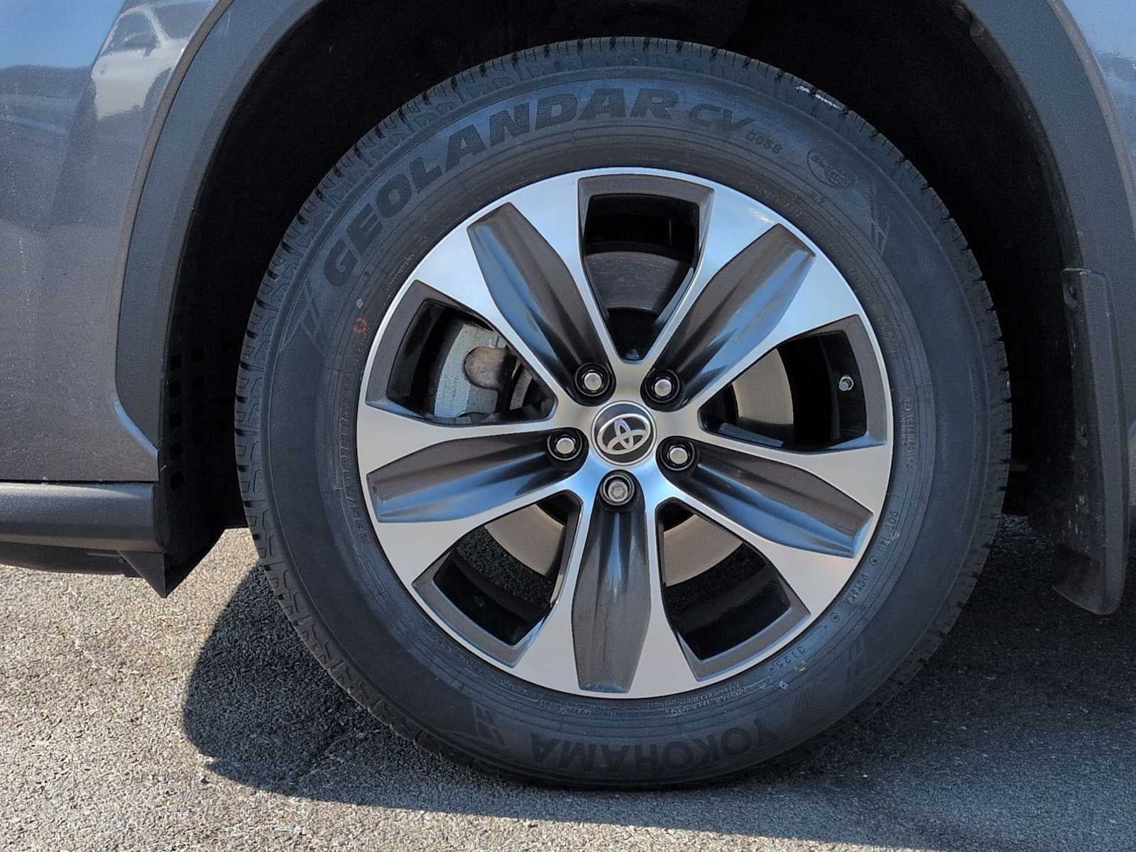 Toyota Highlander Hybrid XLE 2023