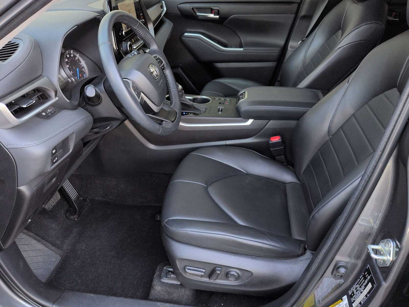 Toyota Highlander Hybrid XLE 2023