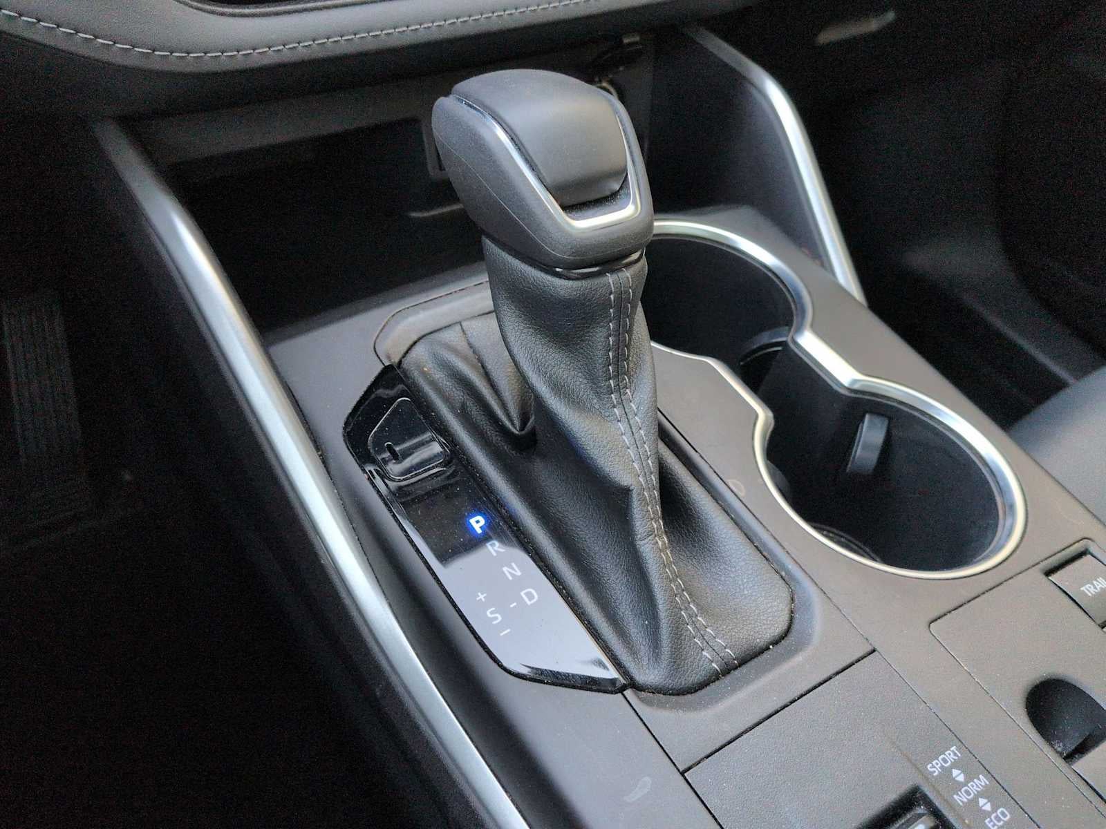 Toyota Highlander Hybrid XLE 2023