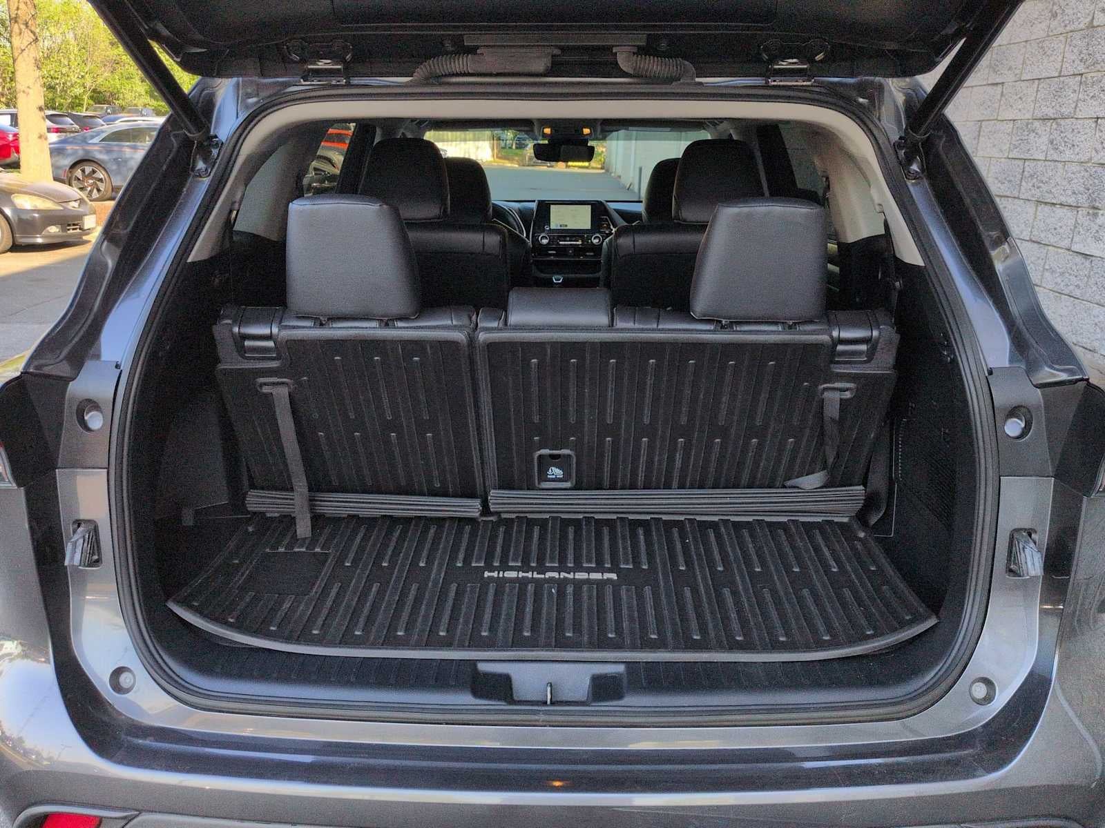 Toyota Highlander Hybrid XLE 2023