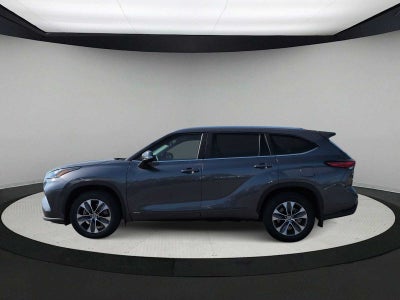 Toyota Highlander Hybrid XLE 2023