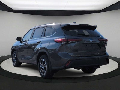 Toyota Highlander Hybrid XLE 2023