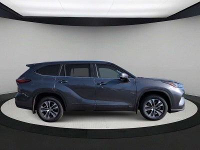 Toyota Highlander Hybrid XLE 2023