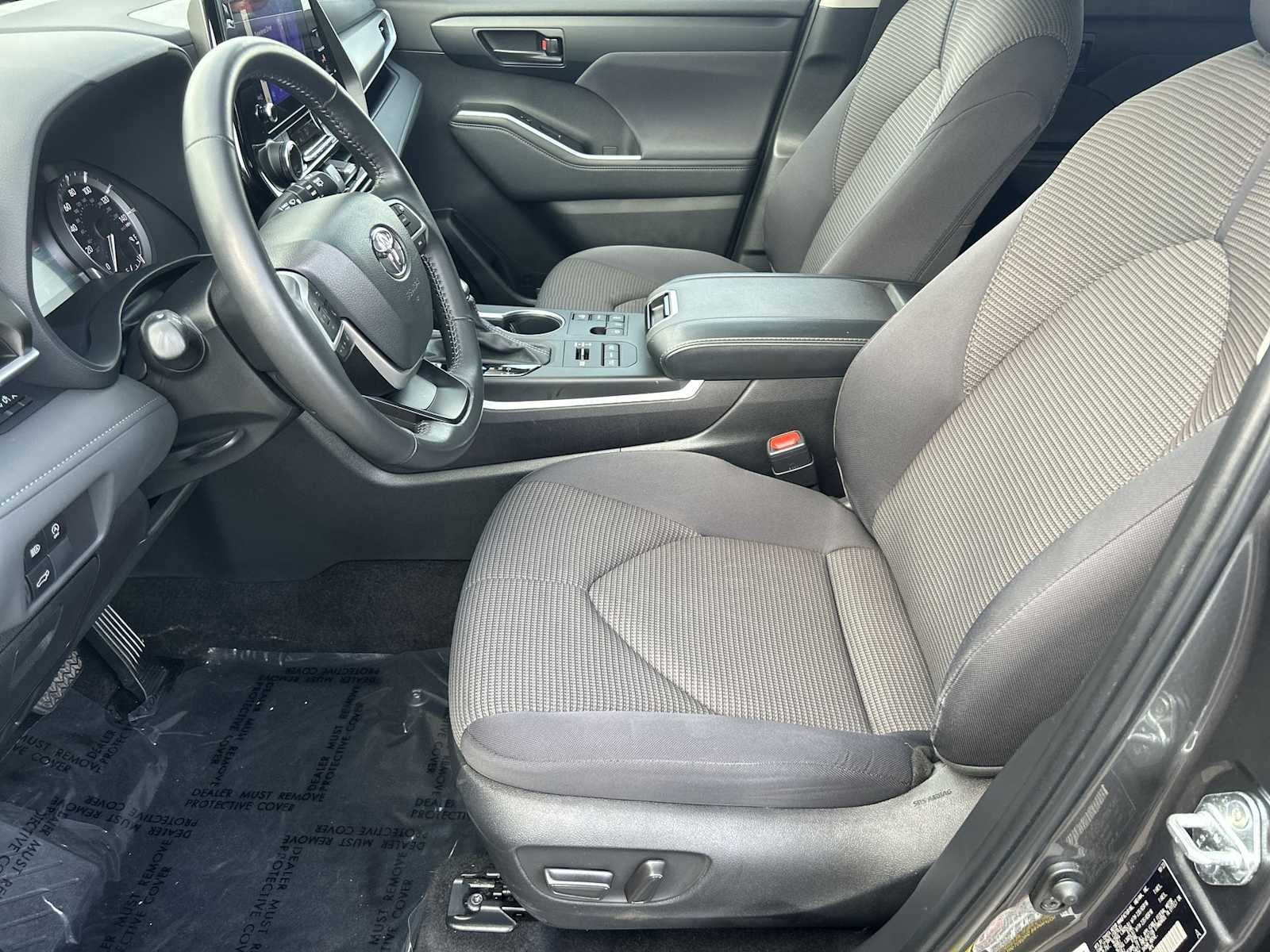 Toyota Highlander LE 2023