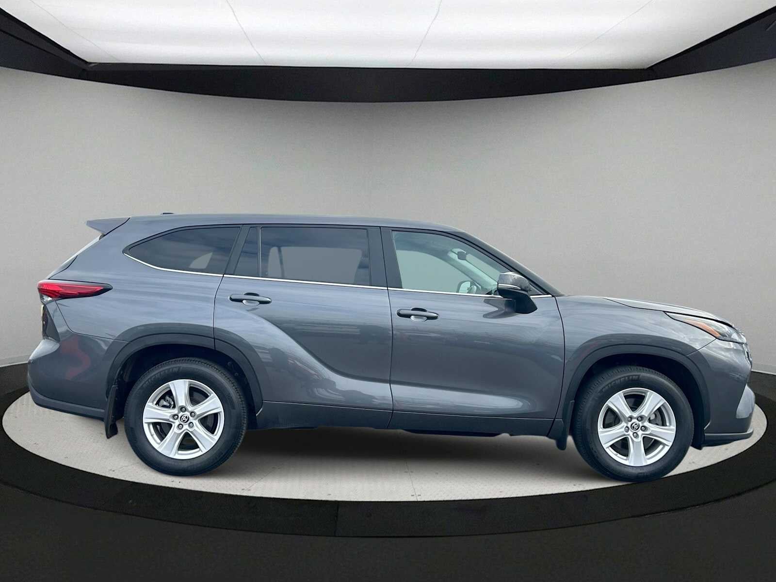 Toyota Highlander LE 2023