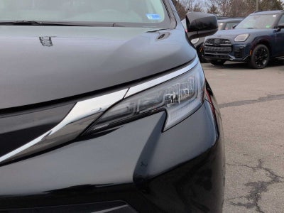 Toyota Sienna LE 2024