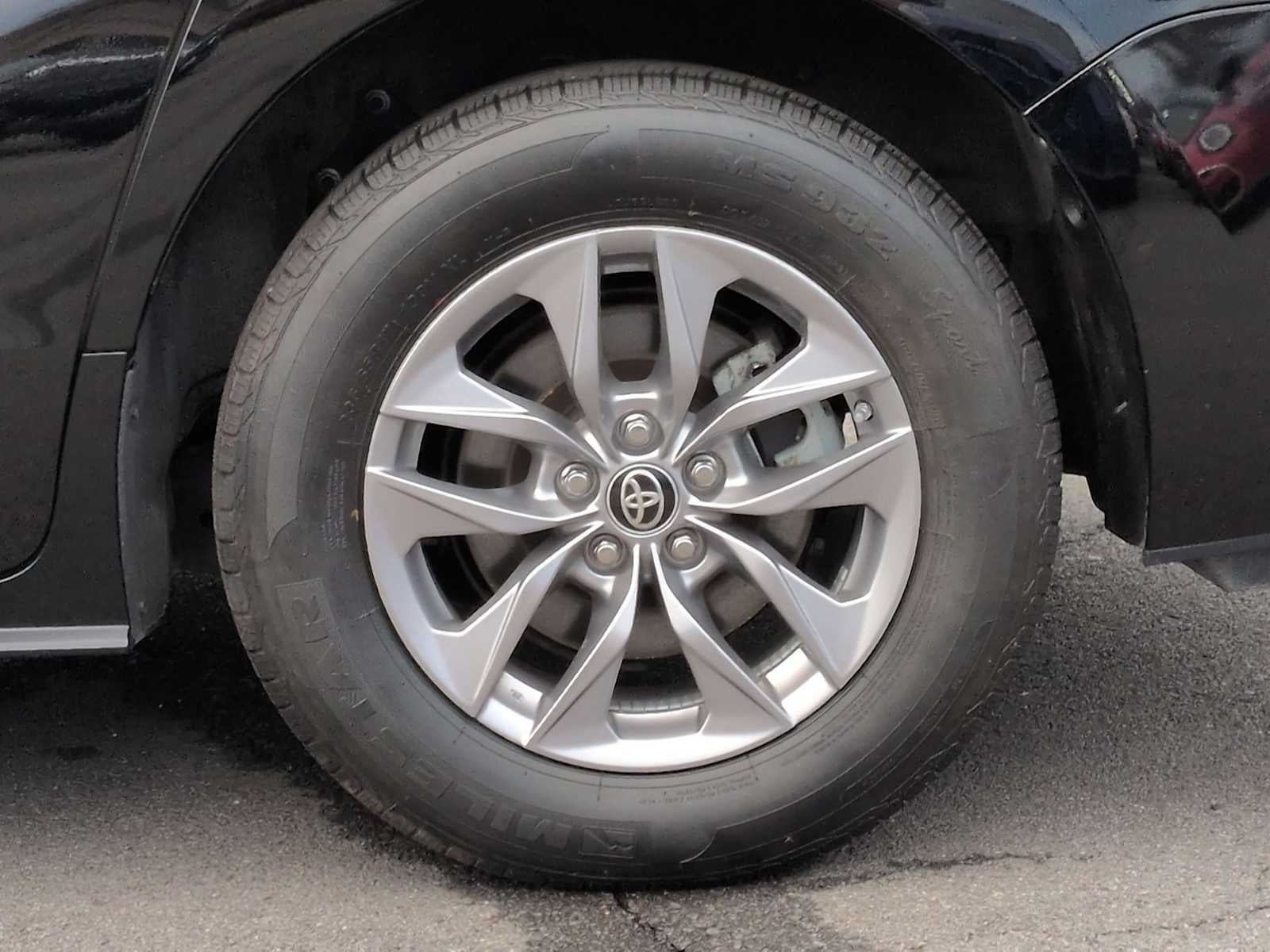 Toyota Sienna LE 2024