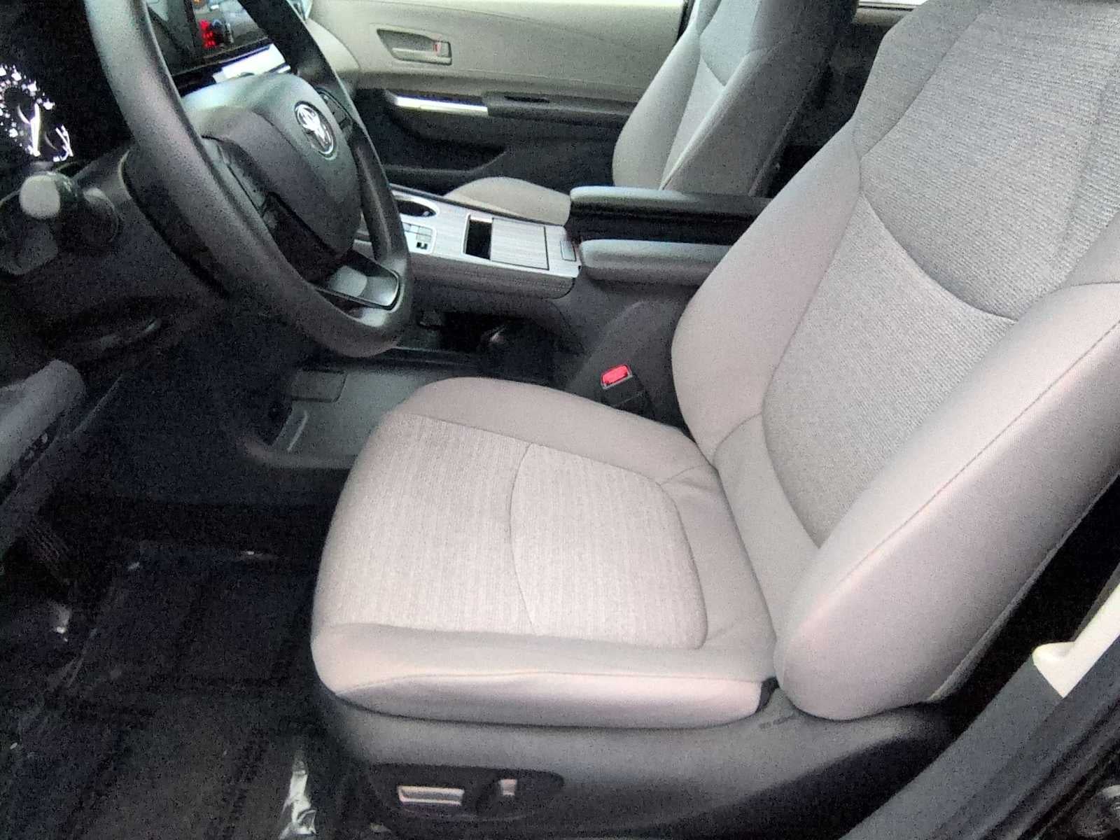 Toyota Sienna LE 2024