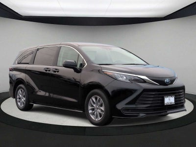 Toyota Sienna LE 2024