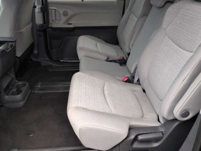 Toyota Sienna LE 2024