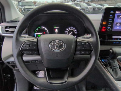Toyota Sienna LE 2024