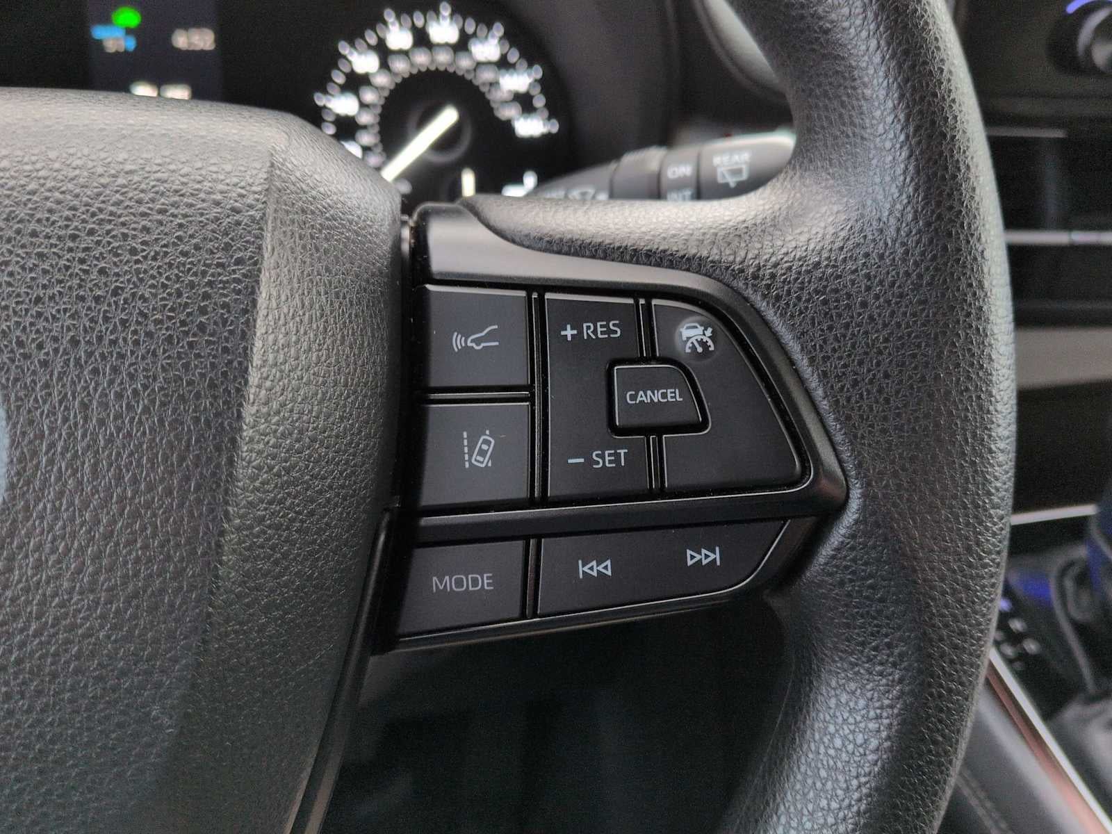 Toyota Sienna LE 2024