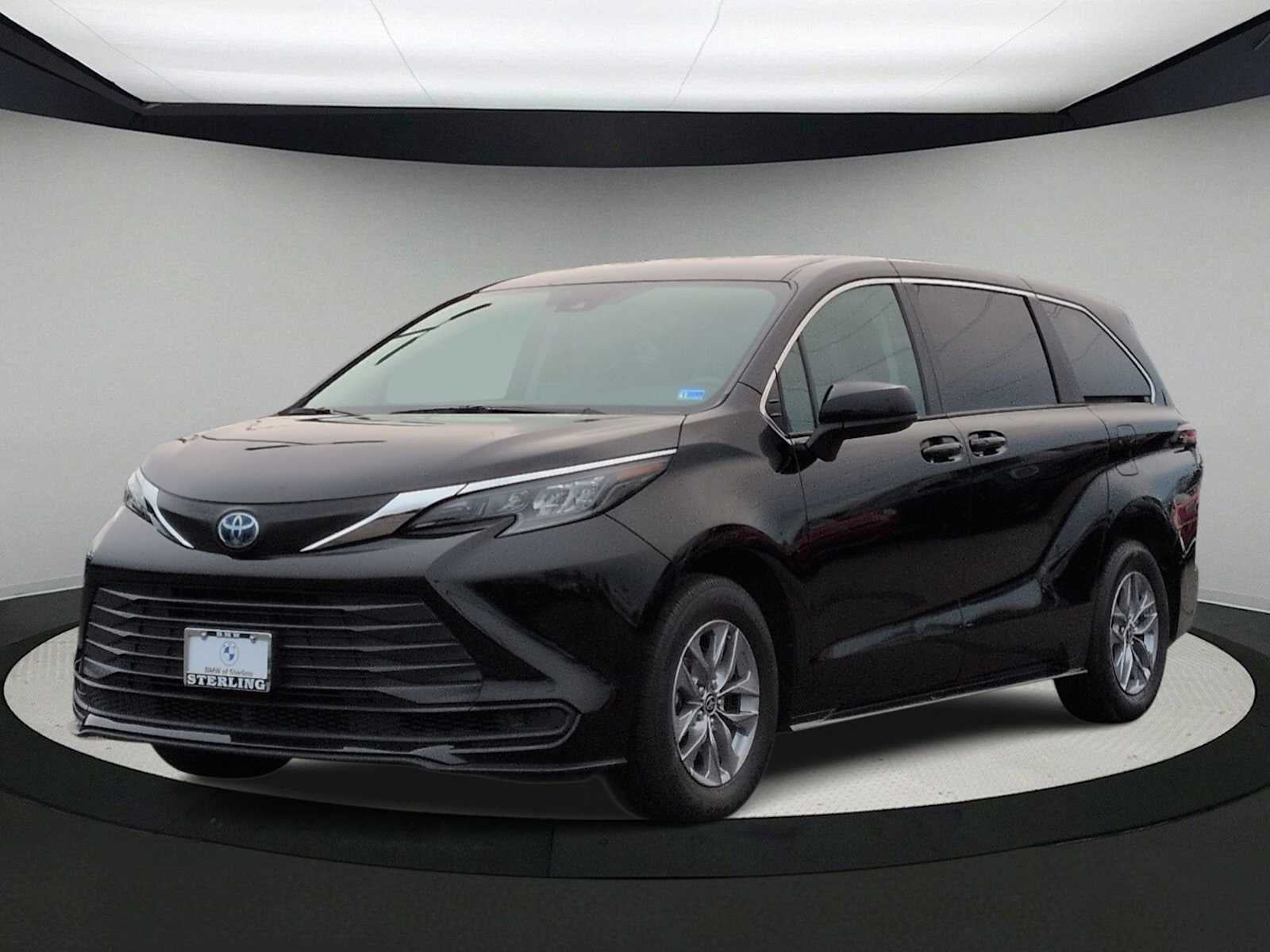 Toyota Sienna LE 2024
