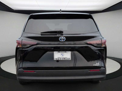 Toyota Sienna LE 2024