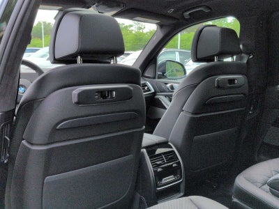 2027 BMW X7 xDrive40i
