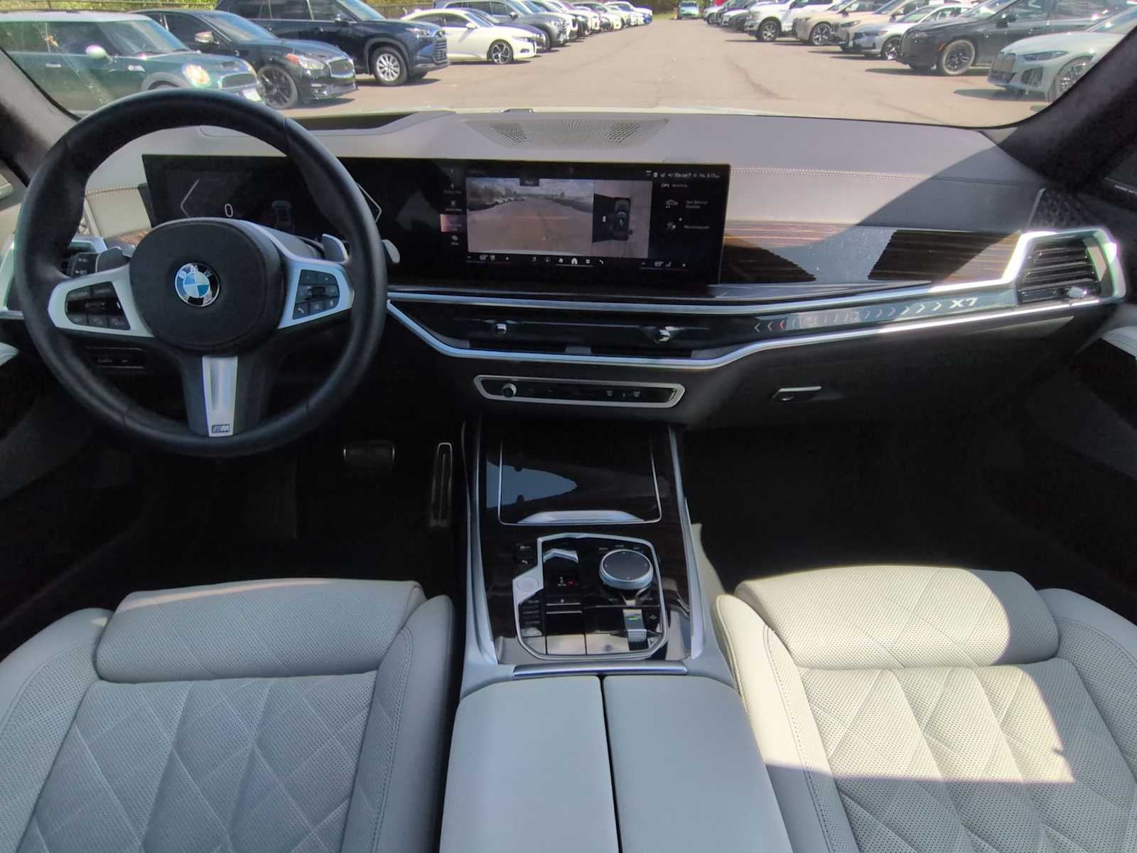 2025 BMW X7 xDrive40i