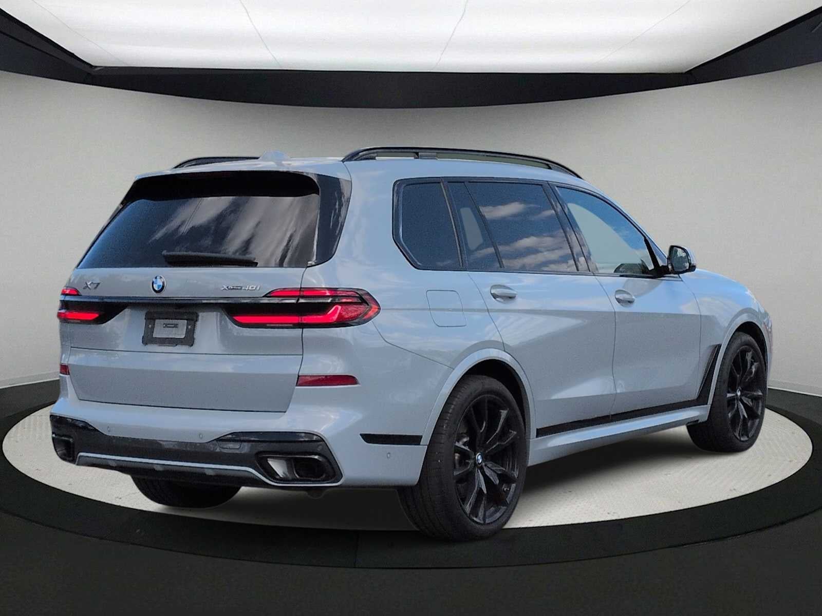 2025 BMW X7 xDrive40i