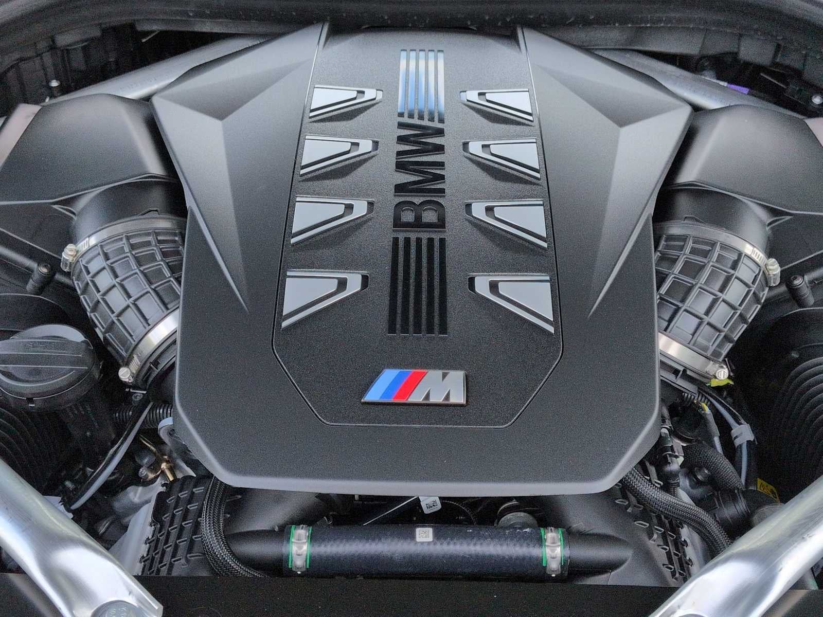 2027 BMW X7 M60i