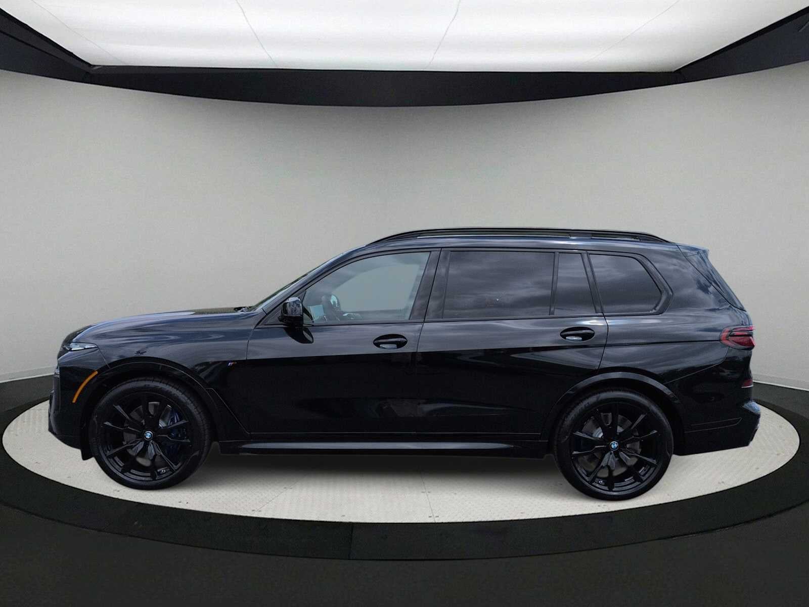 2027 BMW X7 M60i