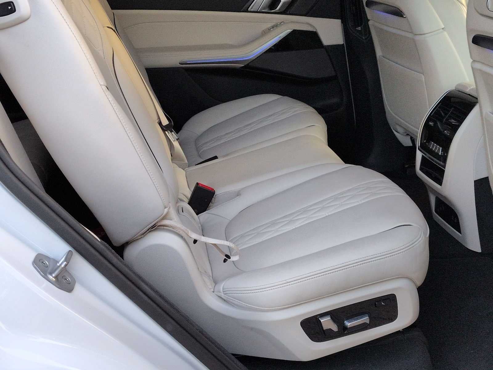 BMW X7 M60i 2024