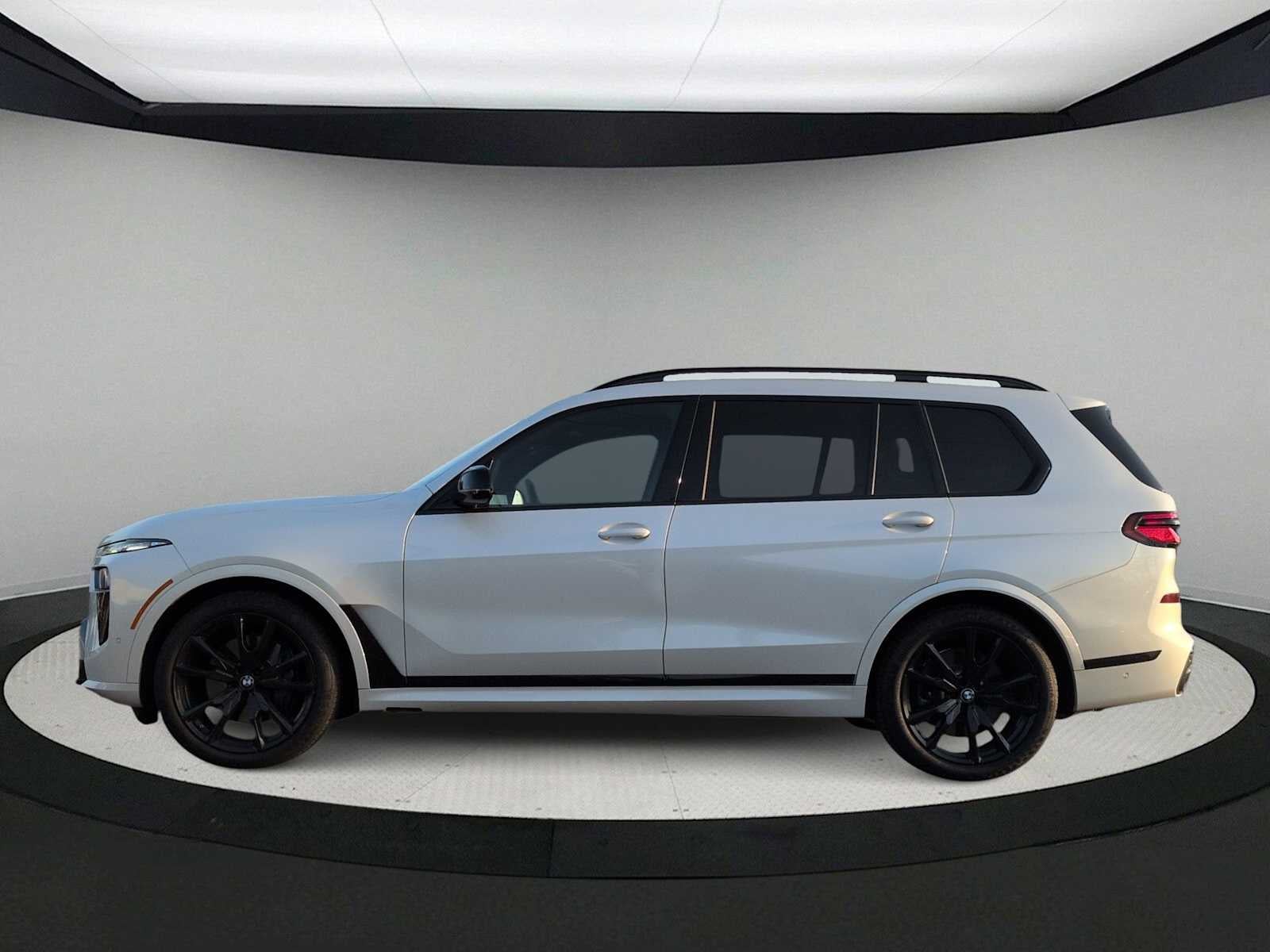BMW X7 M60i 2024