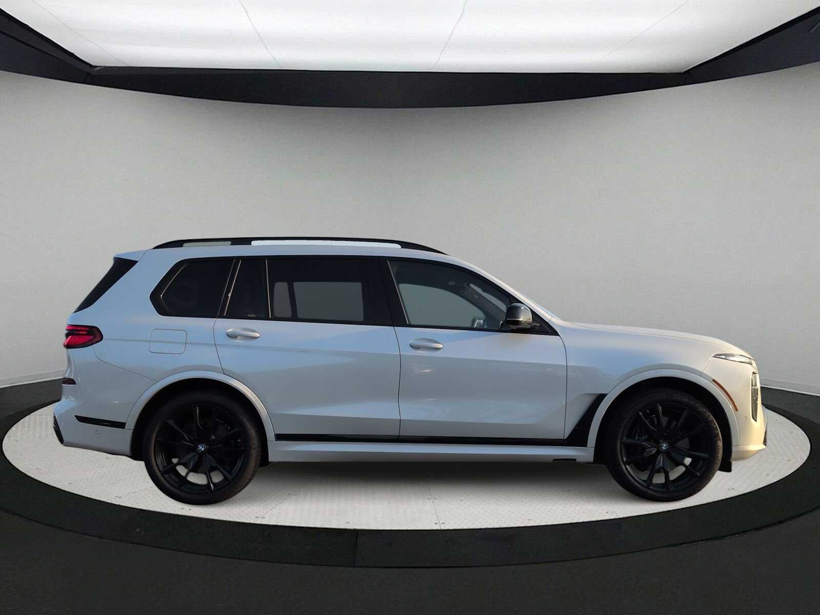 BMW X7 M60i 2024