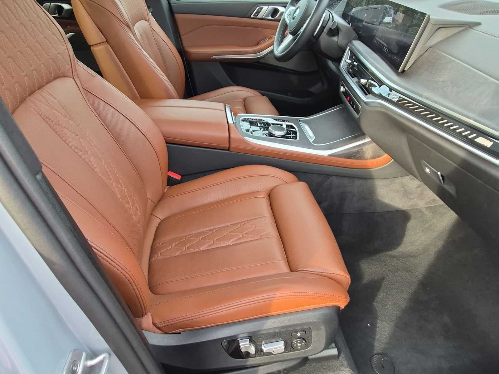 BMW X7 M60i 2025