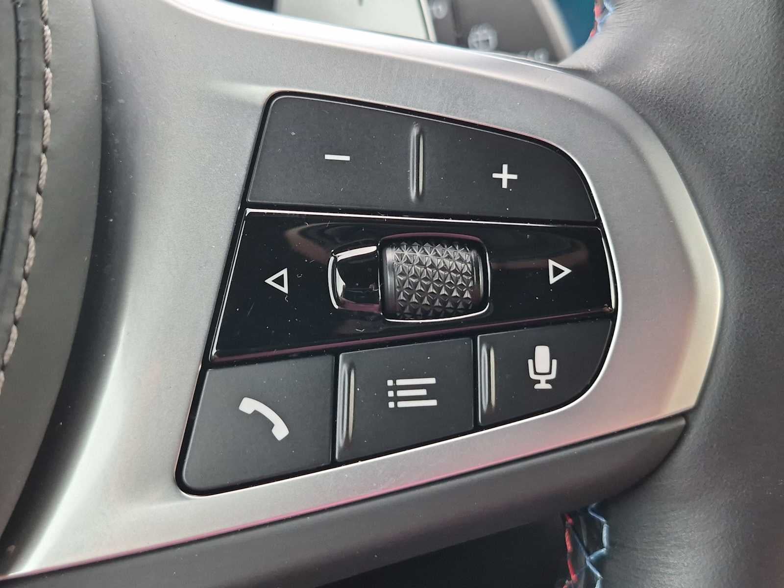 BMW X7 M60i 2025
