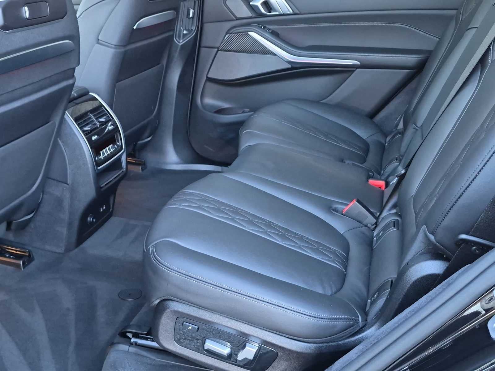 2026 BMW X7 M60i