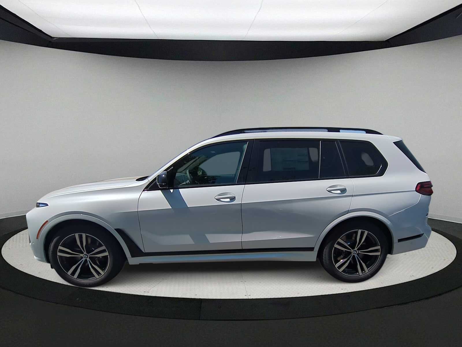 2026 BMW X7 M60i