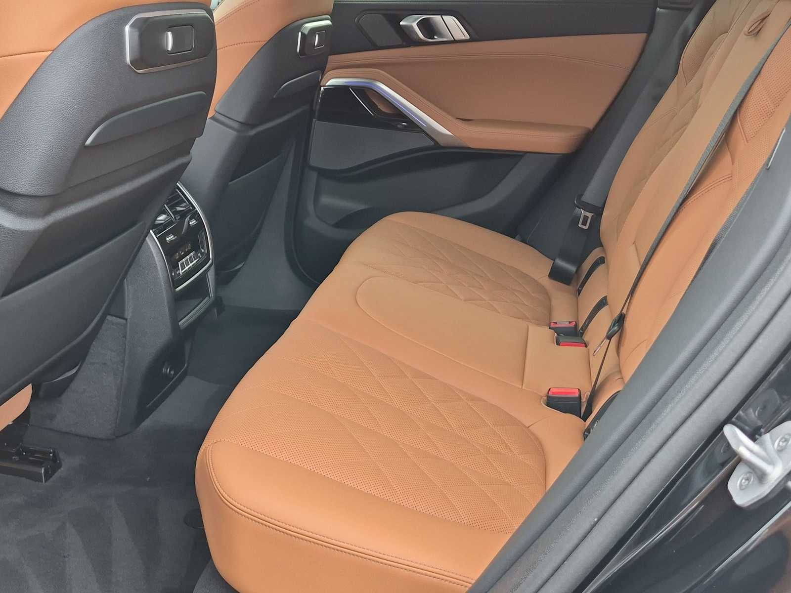2025 BMW X6 xDrive40i