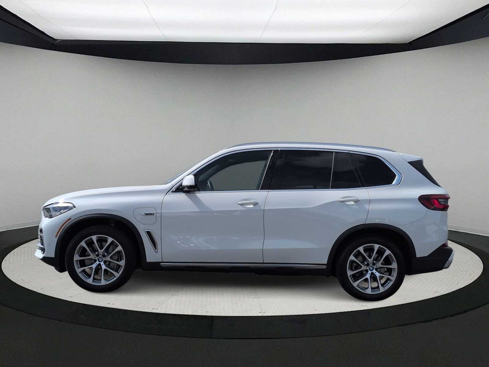 2023 BMW X5 xDrive45e