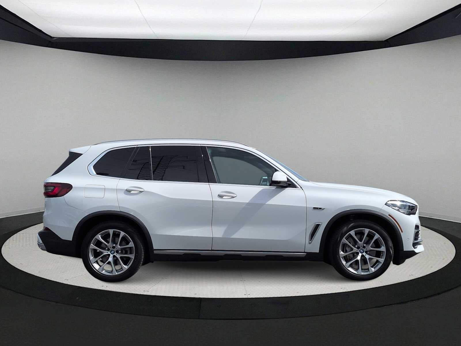 2023 BMW X5 xDrive45e