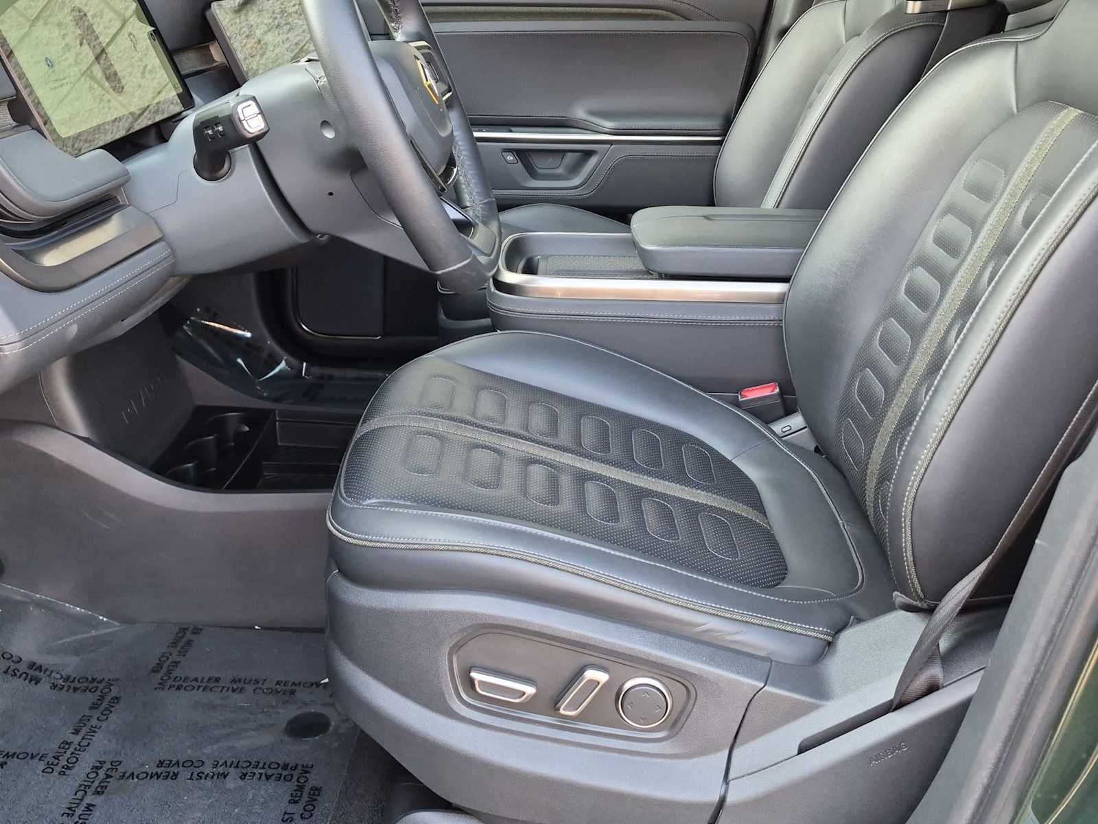 Rivian R1S Adventure 2025